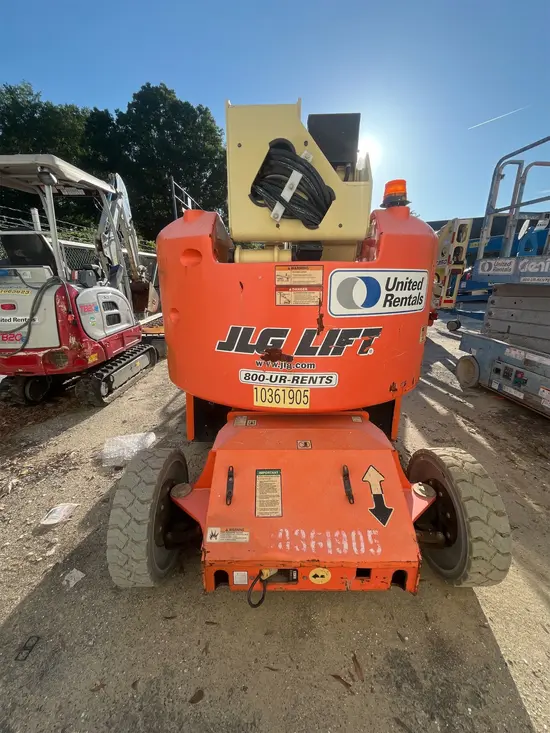 2015 JLG E400AJPN Articulating Boom Lift
