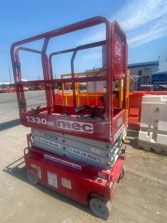 2018 MEC 1330SE Scissor Lift