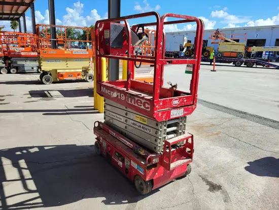 2018 MEC MICRO 19 Scissor Lift