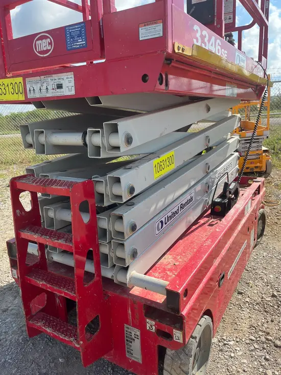 2017 MEC 3346SE Scissor Lift