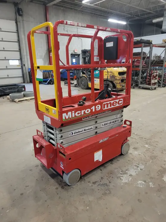 2022 MEC MICRO 19 Scissor Lift