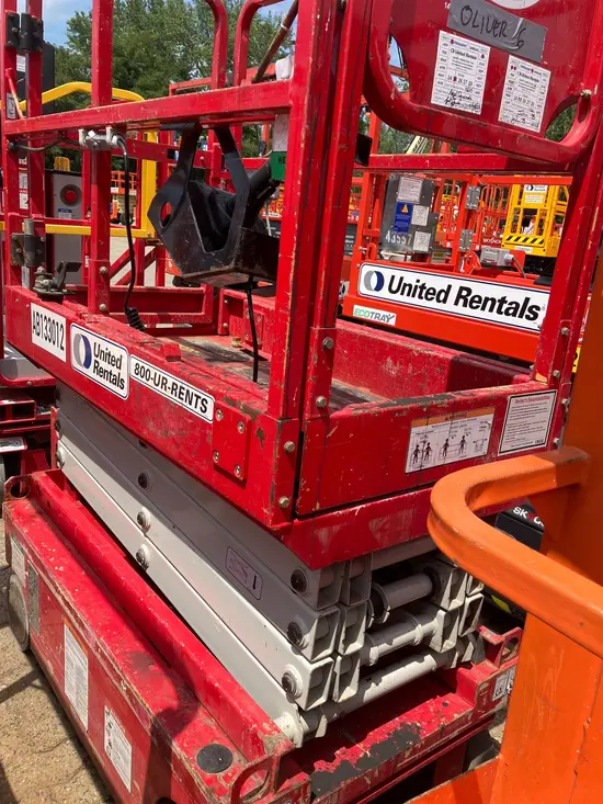 2017 MEC 1330SE Scissor Lift