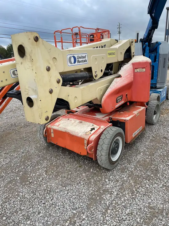 2016 JLG E400AJPN Articulating Boom Lift