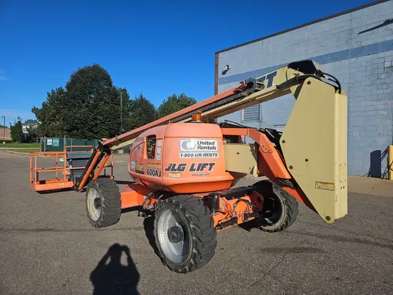 2013 JLG 600AJ Articulating Boom Lift