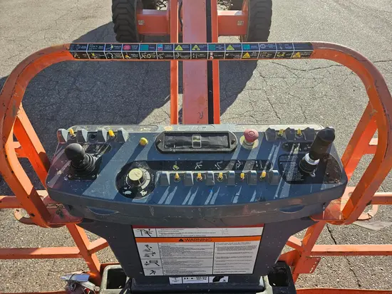 2013 JLG 600AJ Articulating Boom Lift