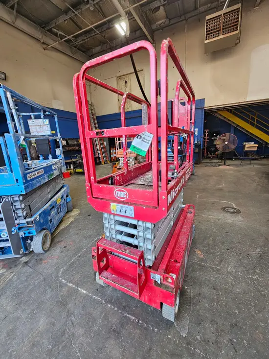 2018 MEC MICRO 19 Scissor Lift