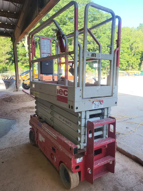 2021 MEC MICRO 26 Scissor Lift