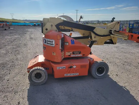 2014 JLG E400AJPN Articulating Boom Lift