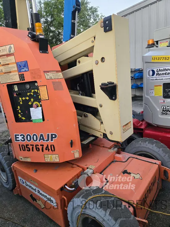 2017 JLG E300AJP Articulating Boom Lift