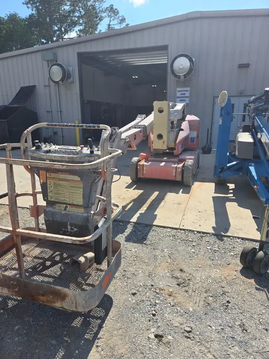2012 JLG E400AJPN Articulating Boom Lift