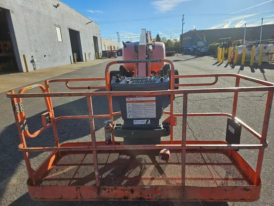 2013 JLG 600AJ Articulating Boom Lift