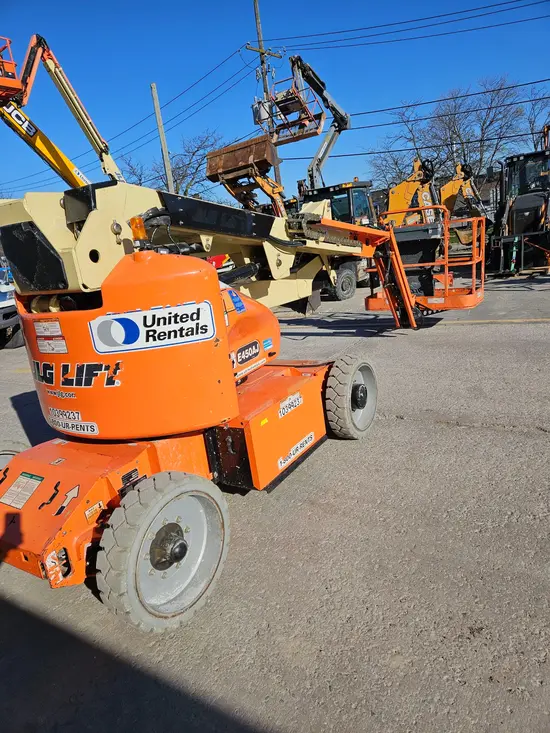 2015 JLG E450AJ Articulating Boom Lift