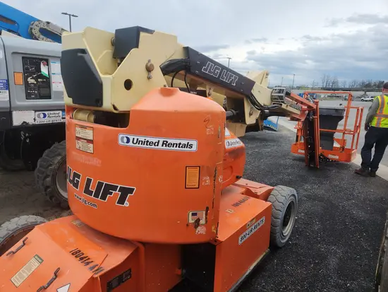 2016 JLG E400AJPN Articulating Boom Lift