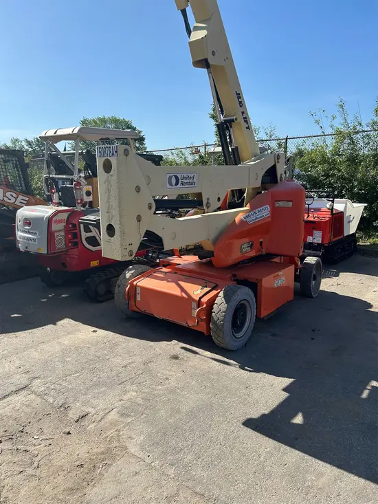 2015 JLG E400AJPN Articulating Boom Lift