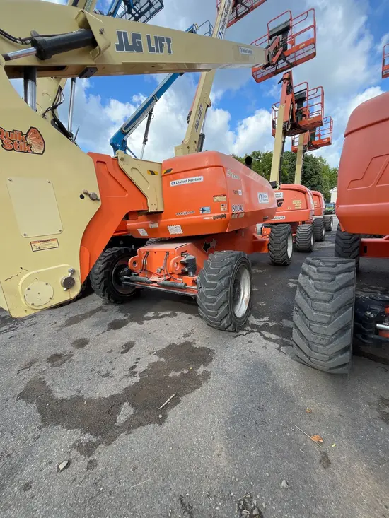 2017 JLG 800AJ Articulating Boom Lift