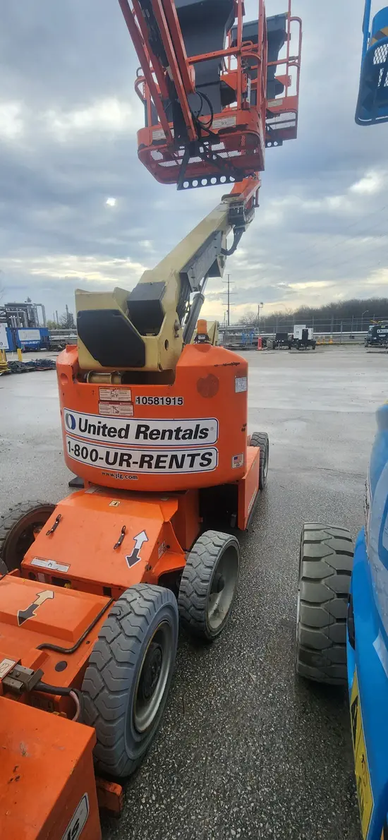 2017 JLG E400AJPN Articulating Boom Lift