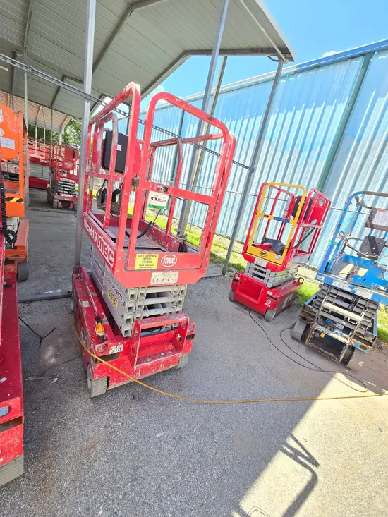 2018 MEC MICRO 19 Scissor Lift