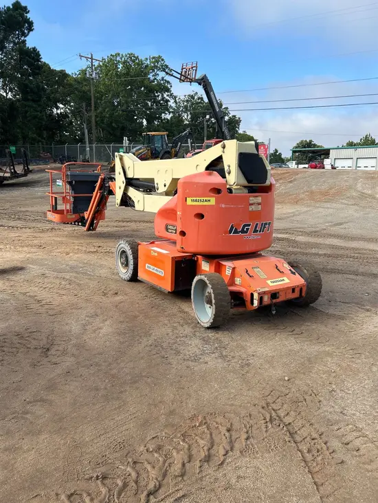2015 JLG E400AJPN Articulating Boom Lift