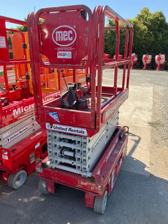 2018 MEC MICRO 19 Scissor Lift