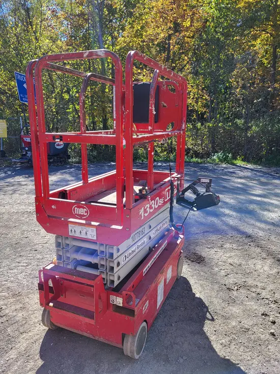 2018 MEC 1330SE Scissor Lift