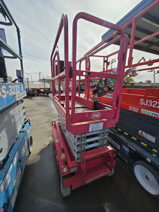 2018 MEC MICRO 19 Scissor Lift