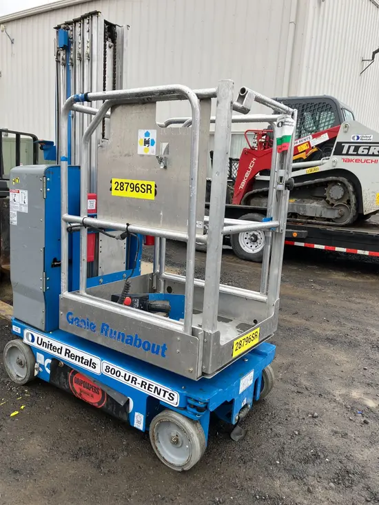 2017 Genie GR-20 Self-Propelled One-Person Lift