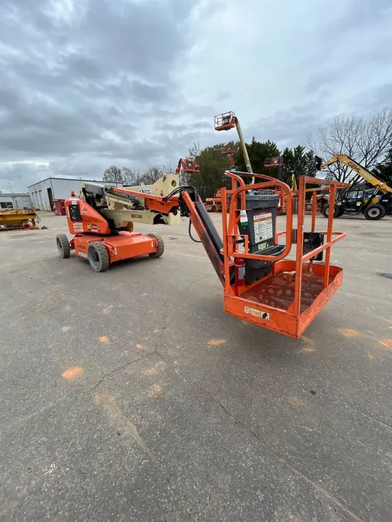 2015 JLG E450AJ Articulating Boom Lift