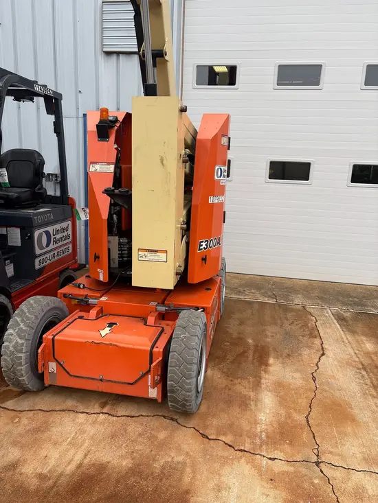 2018 JLG E300AJP Articulating Boom Lift