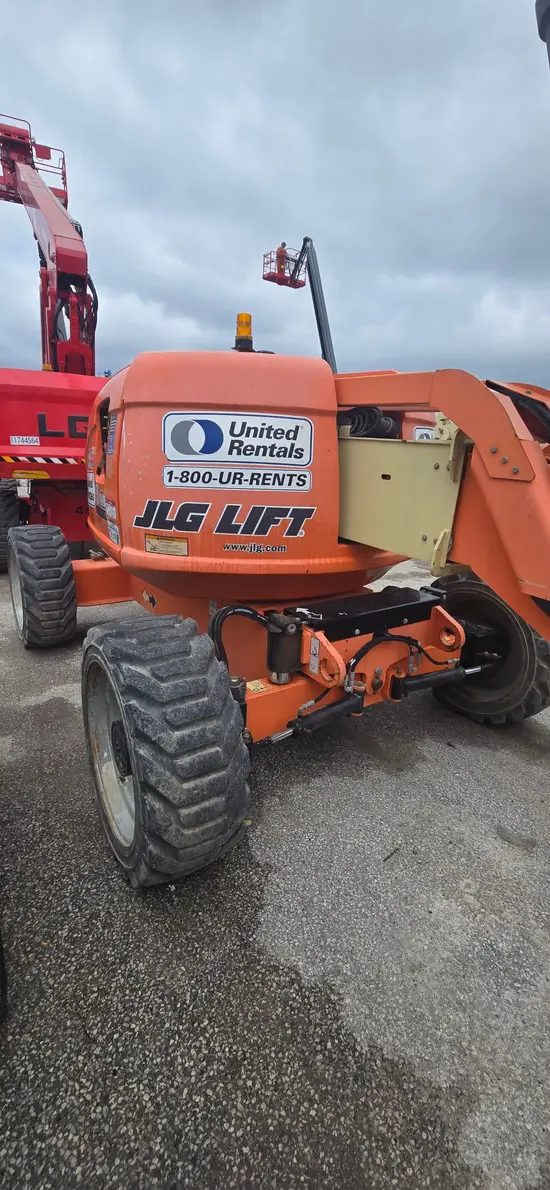 2013 JLG 600AJ Articulating Boom Lift