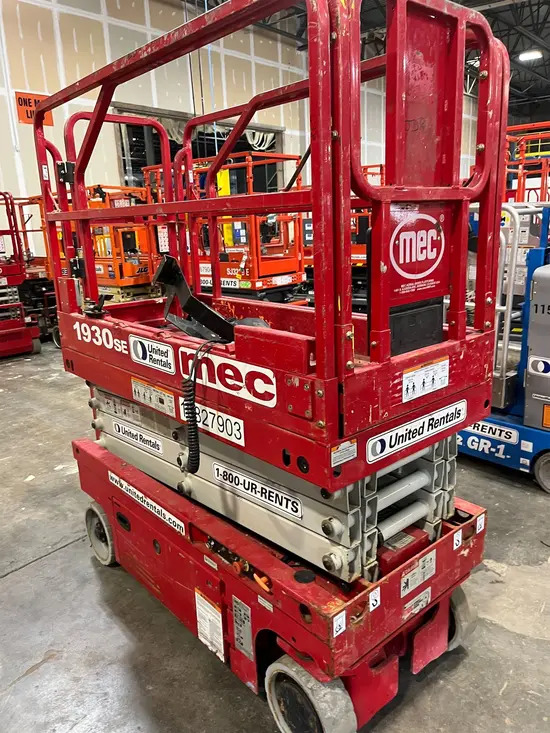 2018 MEC MICRO 19 Scissor Lift