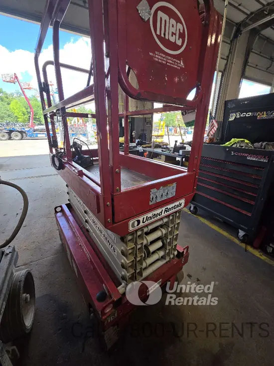 2018 MEC MICRO 19 Scissor Lift