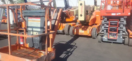 2015 JLG E400AJPN Articulating Boom Lift
