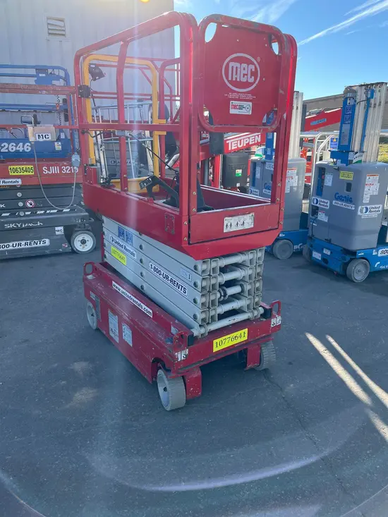 2018 MEC MICRO 19 Scissor Lift
