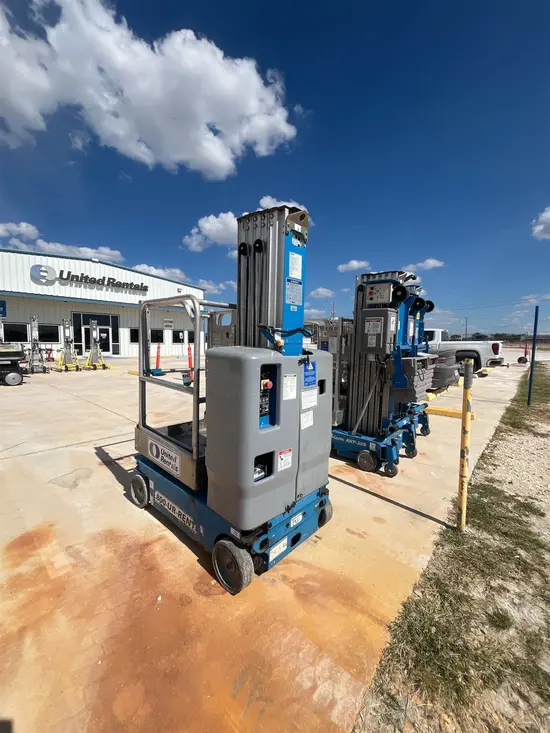 2017 Genie GR-20 Self-Propelled One-Person Lift