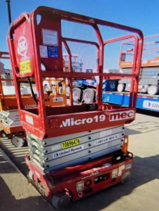 2017 MEC MICRO 19 Scissor Lift