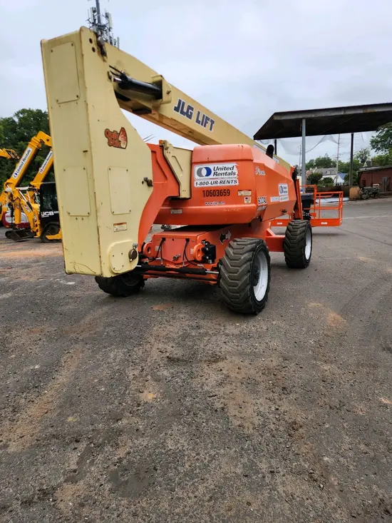 2017 JLG 800AJ Articulating Boom Lift