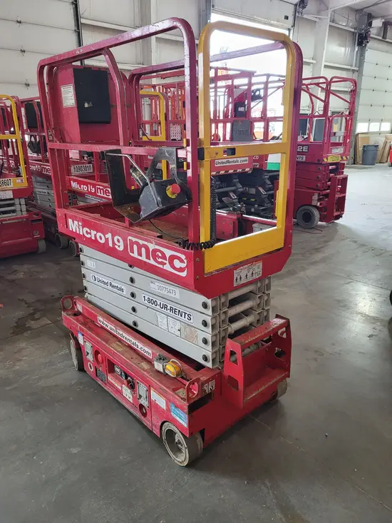 2018 MEC MICRO 19 Scissor Lift