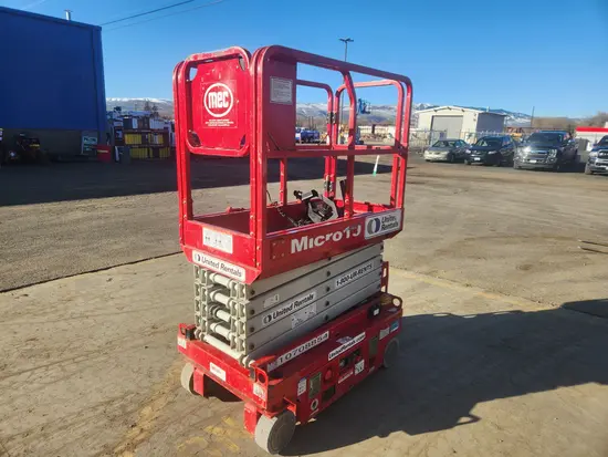 2018 MEC MICRO 19 Scissor Lift