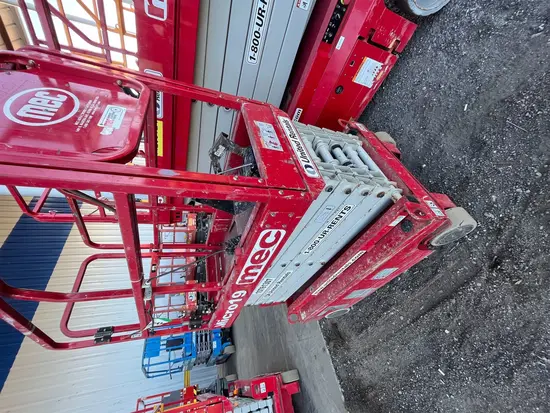 2018 MEC MICRO 19 Scissor Lift