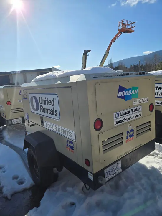 2019 Doosan P425/HP375EXT4I Air Compressor