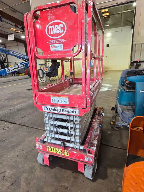 2018 MEC MICRO 19 Scissor Lift
