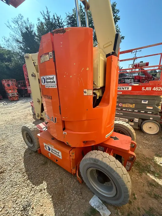 2015 JLG E300AJP Articulating Boom Lift