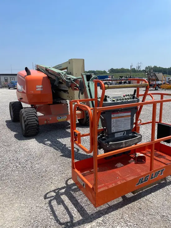 2017 JLG 450AJ Articulating Boom Lift