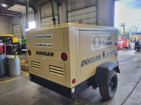 2021 Doosan P425/HP375WCUT4 Air Compressor