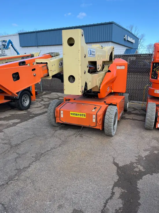 2017 JLG E400AJPN Articulating Boom Lift