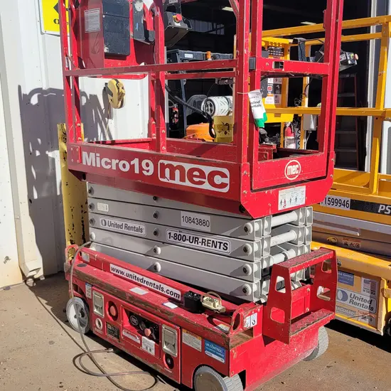 2018 MEC MICRO 19 Scissor Lift