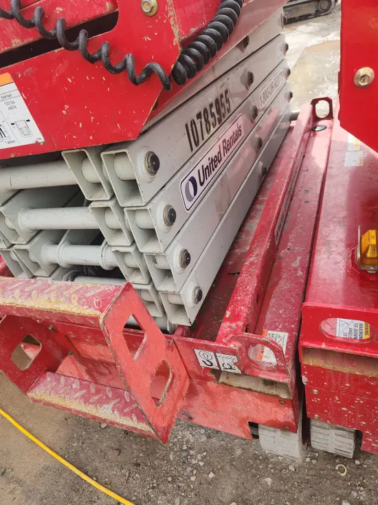 2018 MEC MICRO 19 Scissor Lift