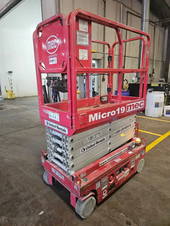 2018 MEC MICRO 19 Scissor Lift