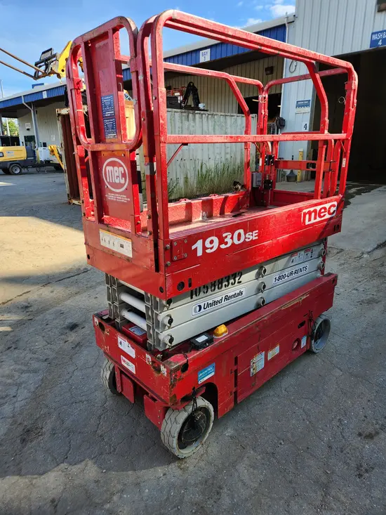 2017 MEC 1930SE Scissor Lift