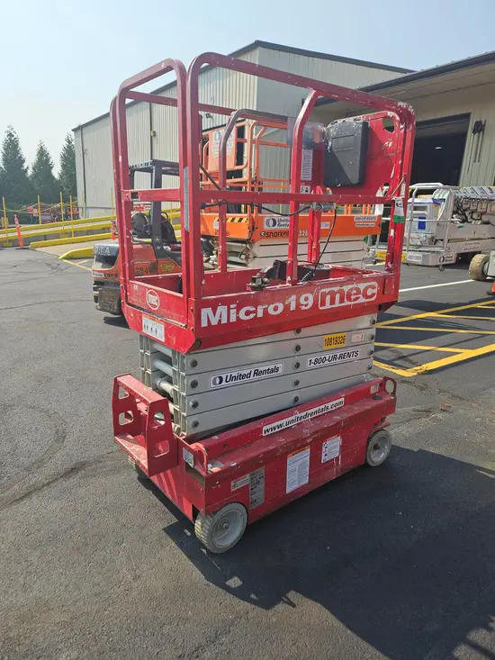 2018 MEC MICRO 19 Scissor Lift